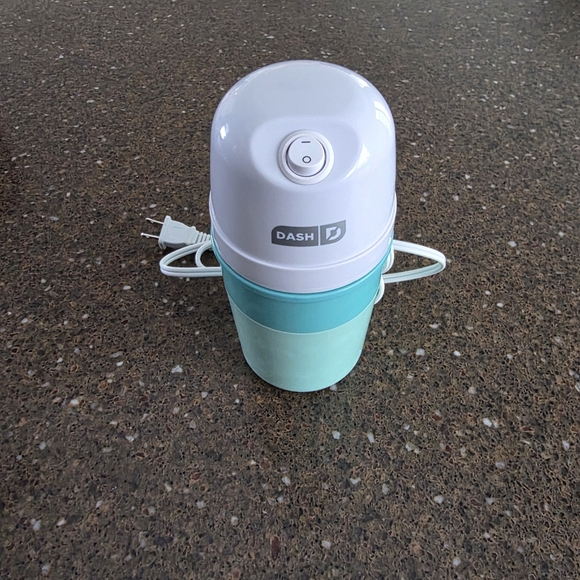 Dash Popcorn Maker & My Pint Ice Cream Maker - Untested - Picture 2 of 6